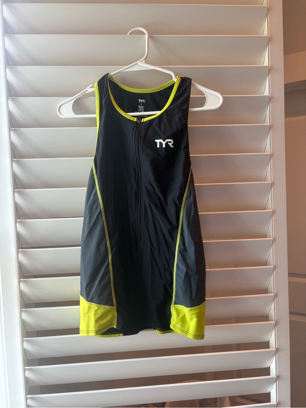 TYR Men or Women Black & Neon Yellow biking/swim Top with Front Zip